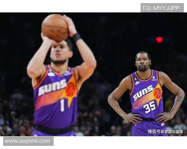 布克上半场表现平平难以支撑球队14投6中仅得17分三分球全失